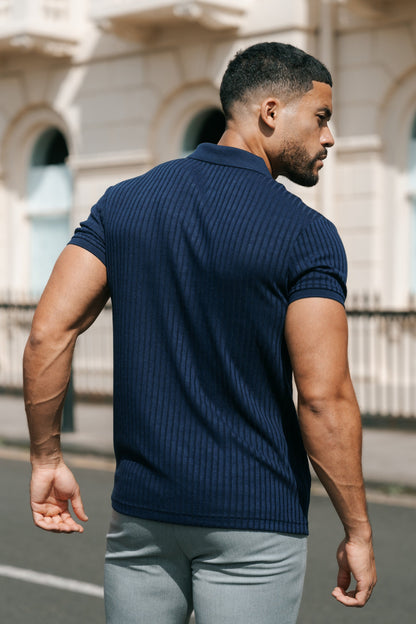 THE RIBBED SHORTSLEEVE POLO - NAVY BLUE