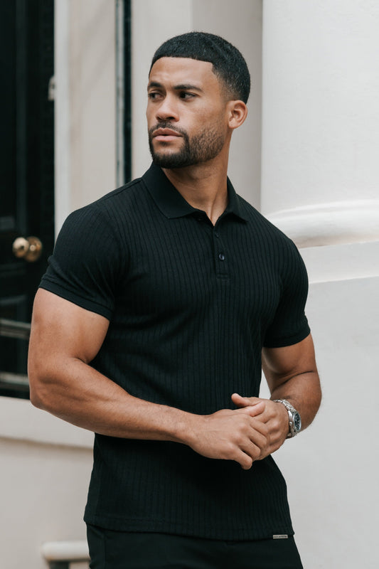 THE RIBBED SHORTSLEEVE POLO - BLACK